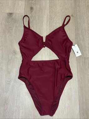 SHADE & SHORE one piece bathing suit